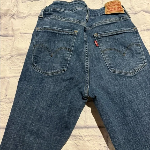 Levi's Denim High Rise Skinny Jeans - Picture 2 of 5